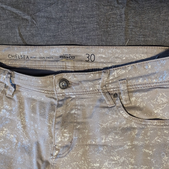 RW&CO | Shiny Chelsea Skinny Jeans - Size 30 - Picture 3 of 3